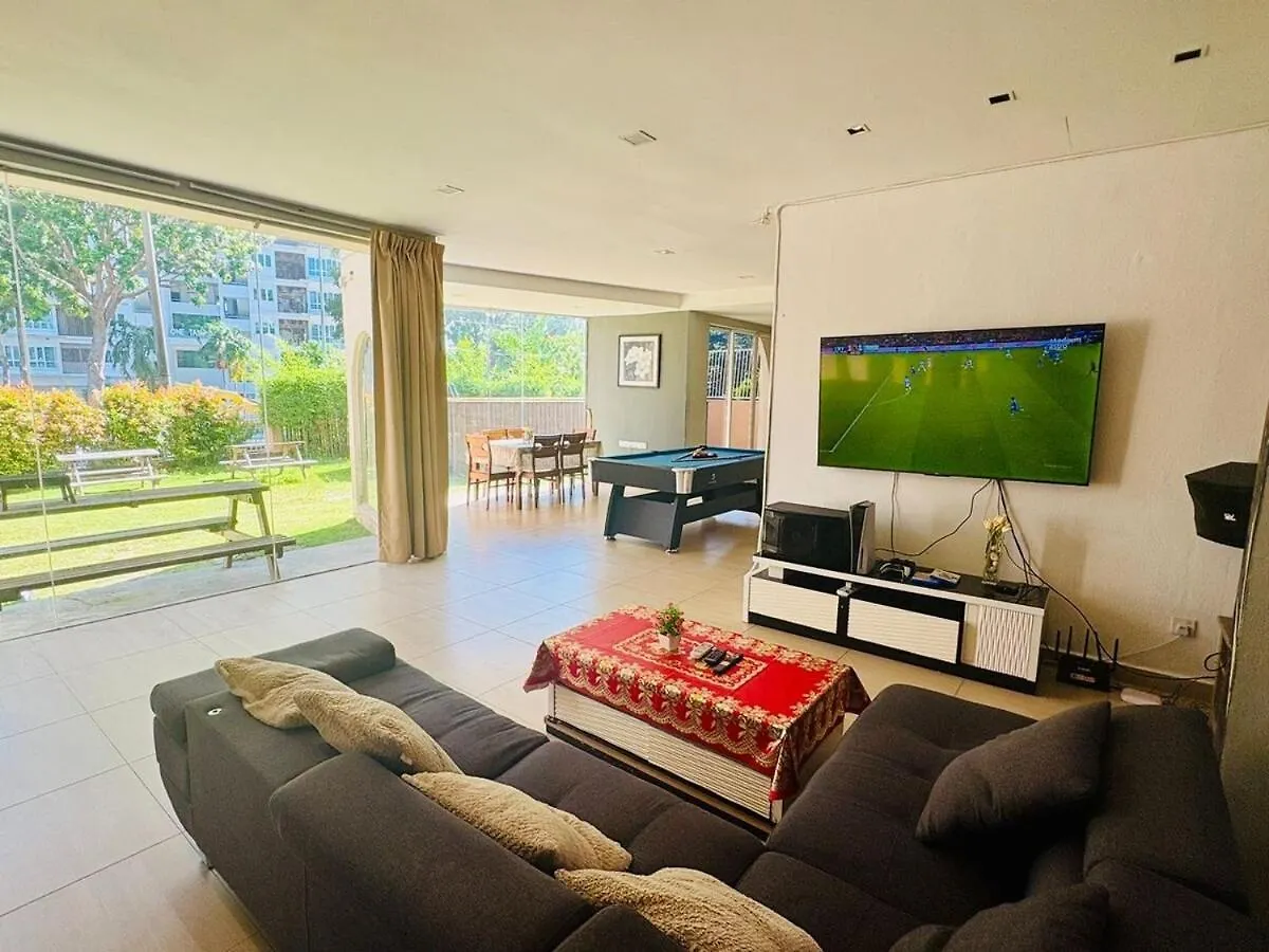 Family-Friendly Private Pool Villa With Ktv, Bbq, Ps5, Pool Table, Kitchen Just 2-Minute Drive To Tanjung Bungah Beach 0*, Tanjung Bungah (Penang)