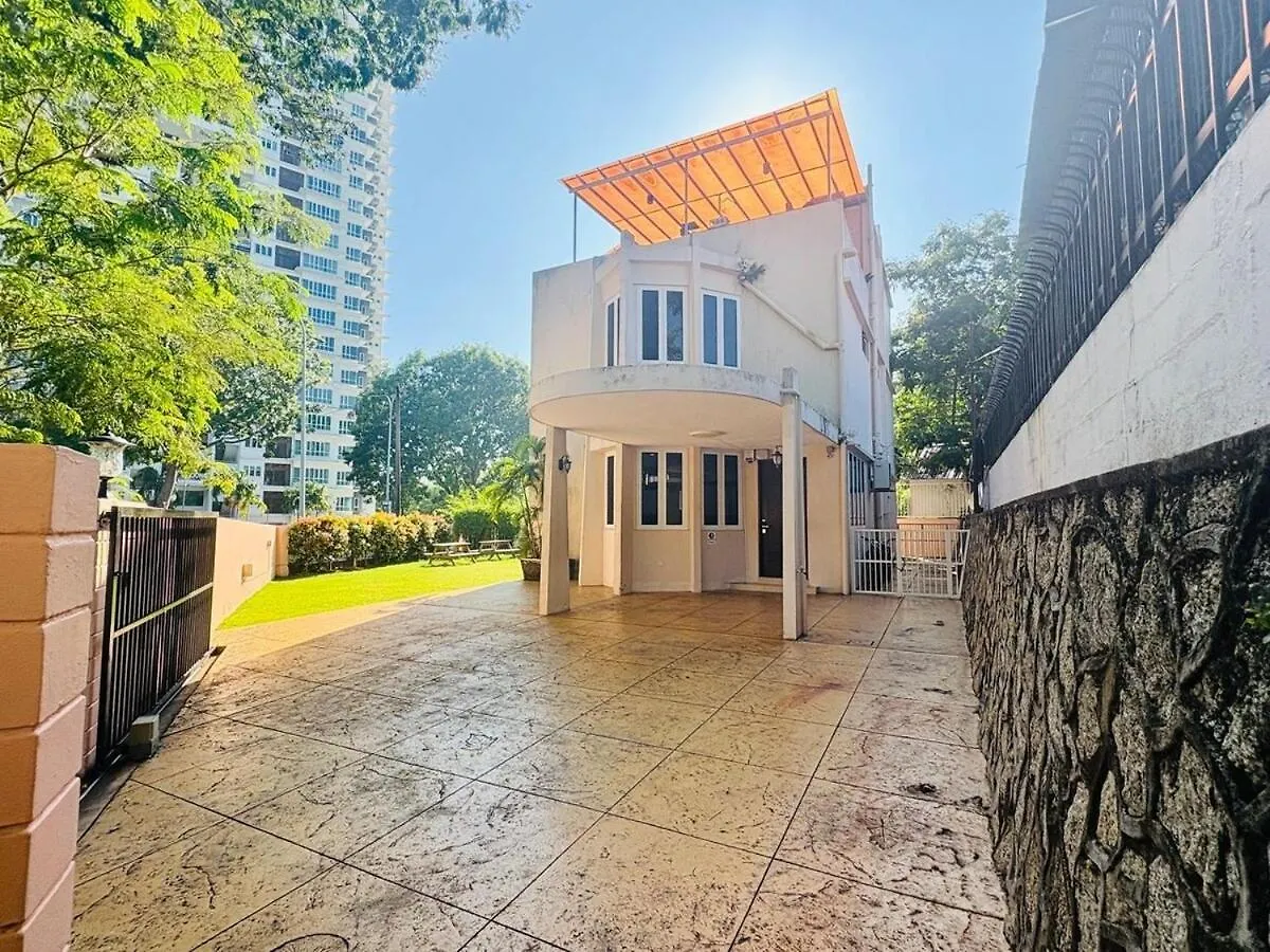 Family-Friendly Private Pool Villa With Ktv, Bbq, Ps5, Pool Table, Kitchen Just 2-Minute Drive To Tanjung Bungah Beach Malaysia