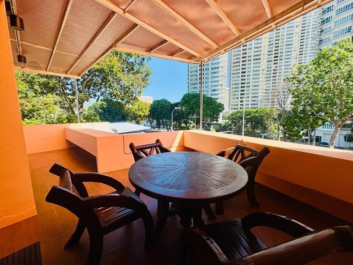 Holiday home Family-Friendly Private Pool Villa With Ktv, Bbq, Ps5, Pool Table, Kitchen Just 2-Minute Drive To Tanjung Bungah Beach