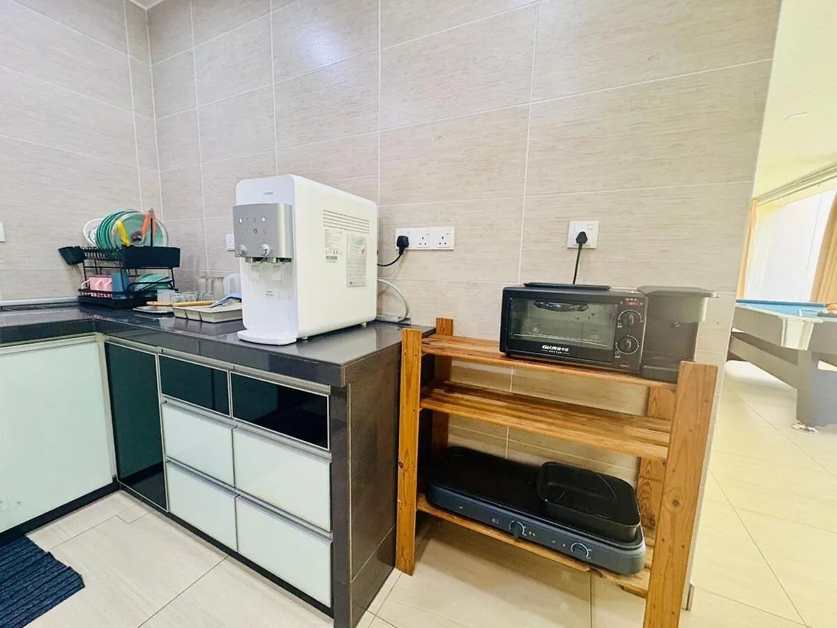 Family-Friendly Private Pool Villa With Ktv, Bbq, Ps5, Pool Table, Kitchen Just 2-Minute Drive To Tanjung Bungah Beach 0*, Tanjung Bungah (Penang)