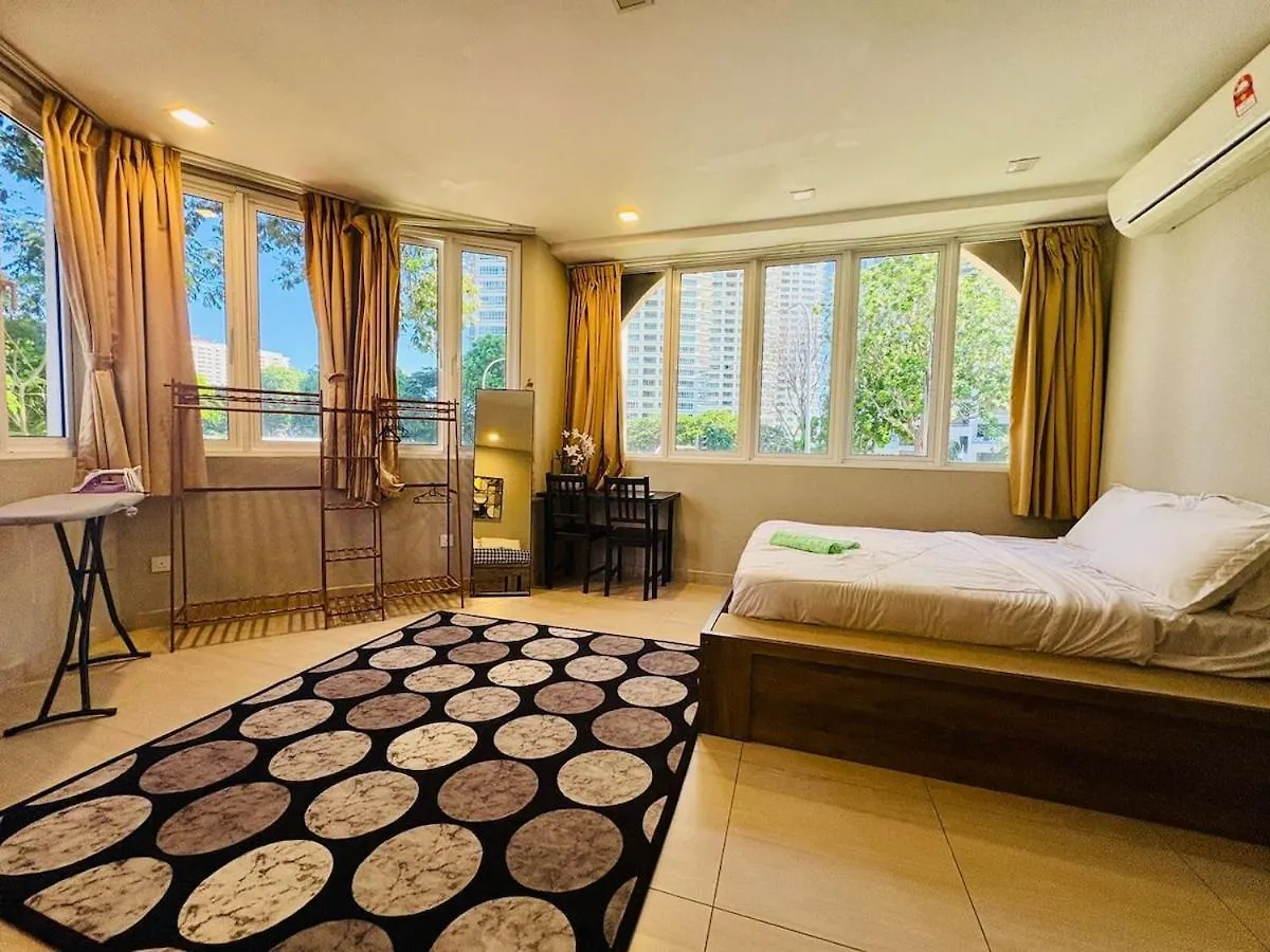 Family-Friendly Private Pool Villa With Ktv, Bbq, Ps5, Pool Table, Kitchen Just 2-Minute Drive To Tanjung Bungah Beach Holiday home